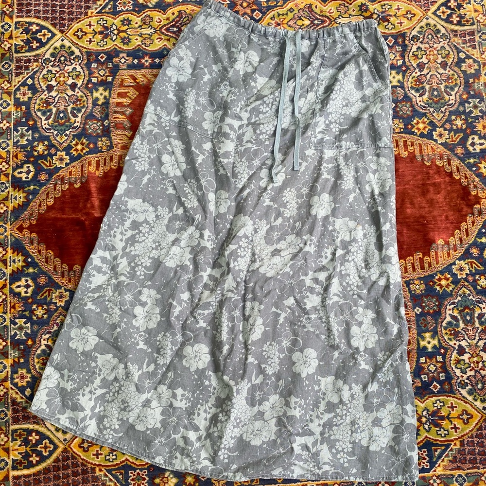 Eddie Bauer Gray Floral Maxi Skirt Women's Medium